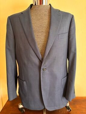 Custom J.Hilburn men's blazer. Excellent condition. See photos for measurements